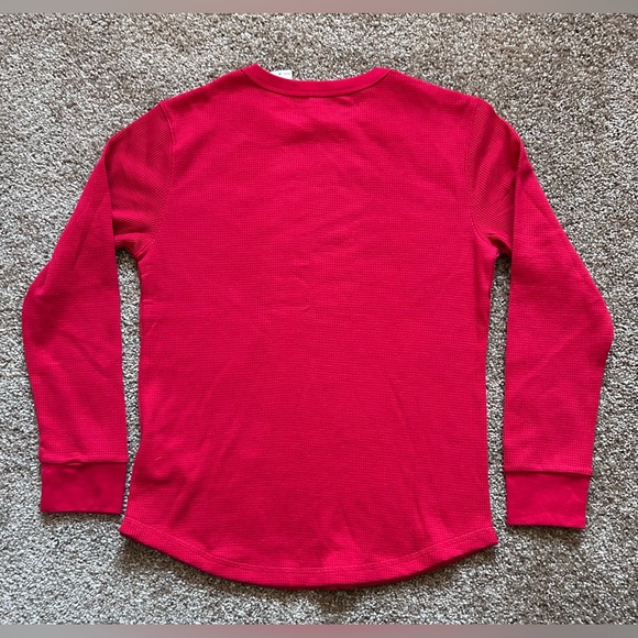Old Navy Red Waffle Knit Thermal Long Sleeve Boy’s Shirt Size L 10/12 NWT - Picture 2 of 4